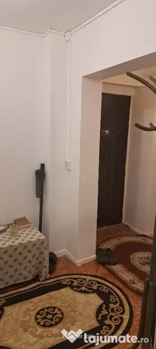 Închiriez garsonieră