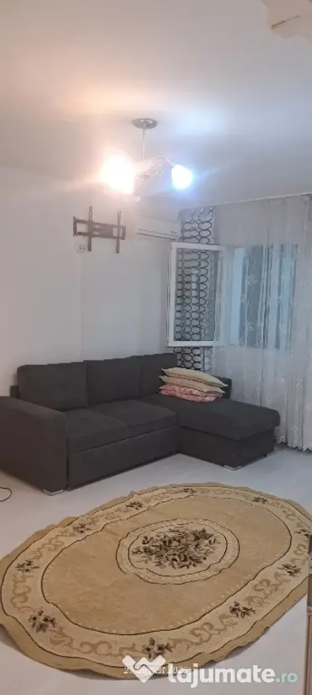 Închiriez garsonieră