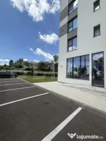 Spațiu comercial stradal - finisare la cerere, 180 mp, zona