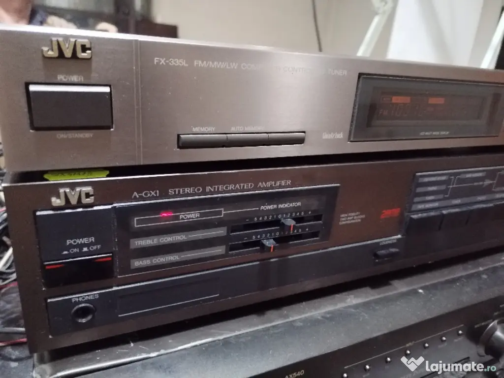 Linie audio JVC japoneză amplituner