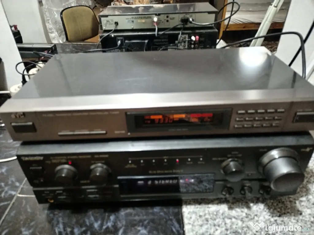 Linie audio JVC japoneză amplituner