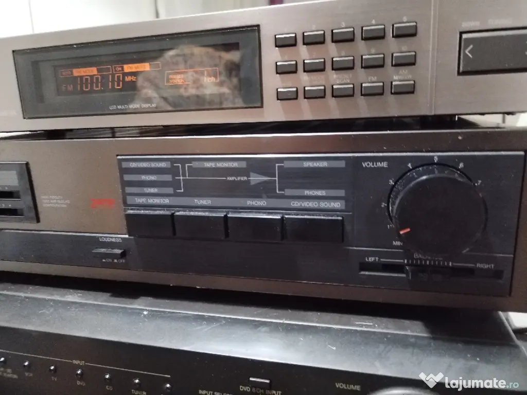 Linie audio JVC japoneză amplituner
