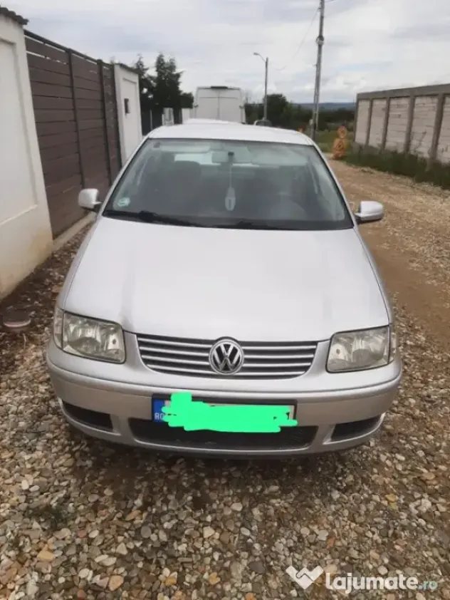 Volkswagen Polo Automată Mică, economică și gata de drum!