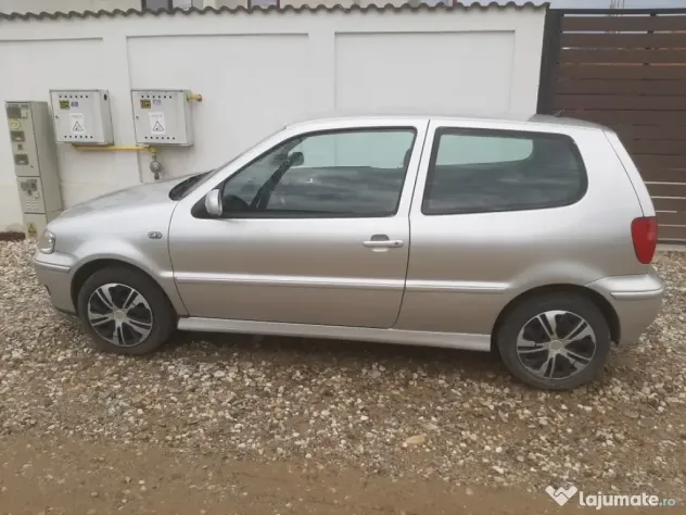 Volkswagen Polo Automată Mică, economică și gata de drum!