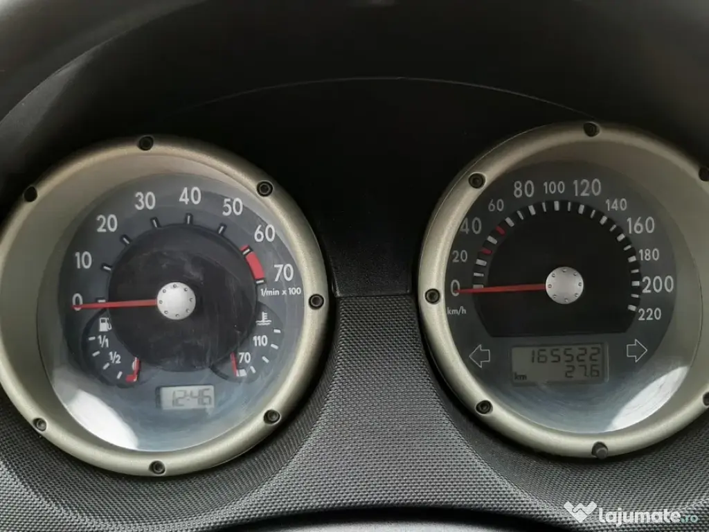 Volkswagen Polo Automată Mică, economică și gata de drum!
