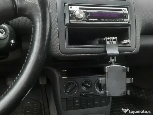 Volkswagen Polo Automată Mică, economică și gata de drum!