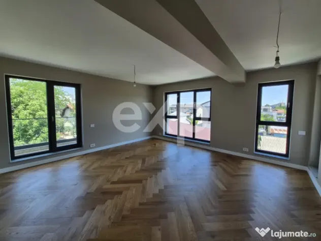Apartament spectaculos 3 camere de vanzare în Aviatiei | |