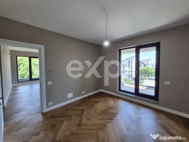 Apartament spectaculos 3 camere de vanzare în Aviatiei | |