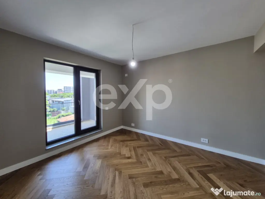 Apartament spectaculos 3 camere de vanzare în Aviatiei | |
