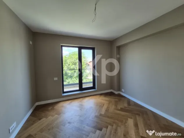 Apartament spectaculos 3 camere de vanzare în Aviatiei | |