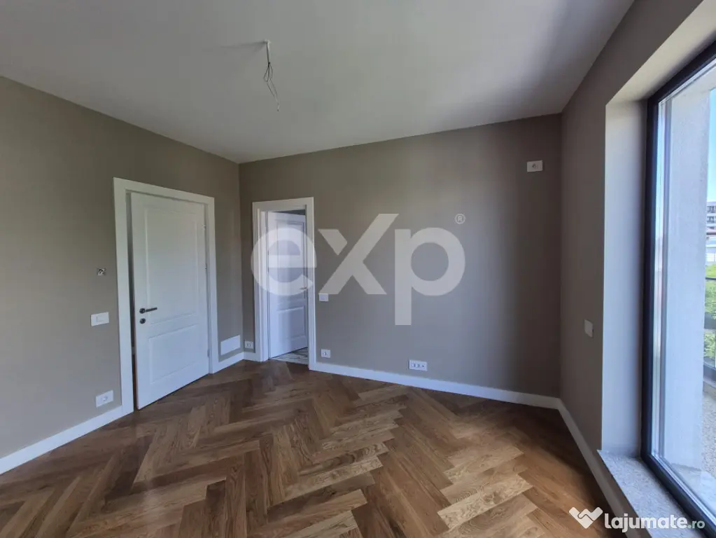 Apartament spectaculos 3 camere de vanzare în Aviatiei | |