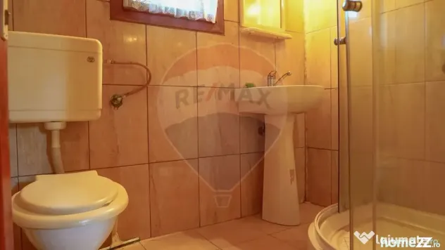 Casă din lemn la 1 km de Castelul Bran, potențial turis...