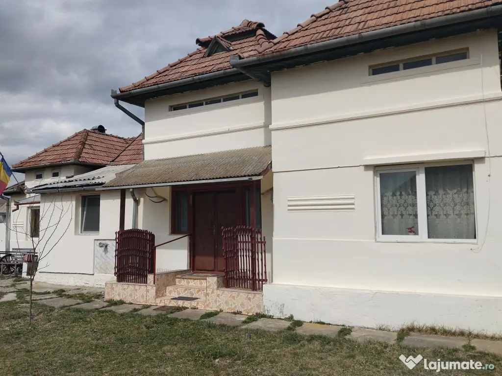 Casa de vanzare cu 5 camere