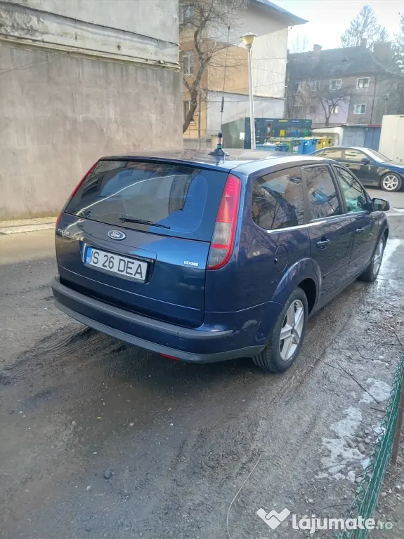 Vând Ford focus 2