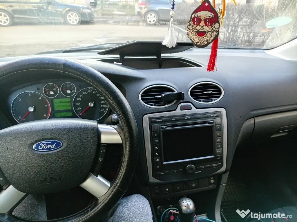 Vând Ford focus 2