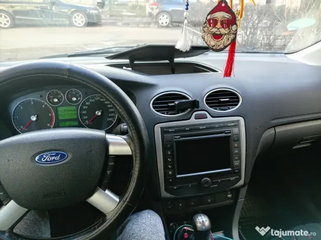 Vând Ford focus 2