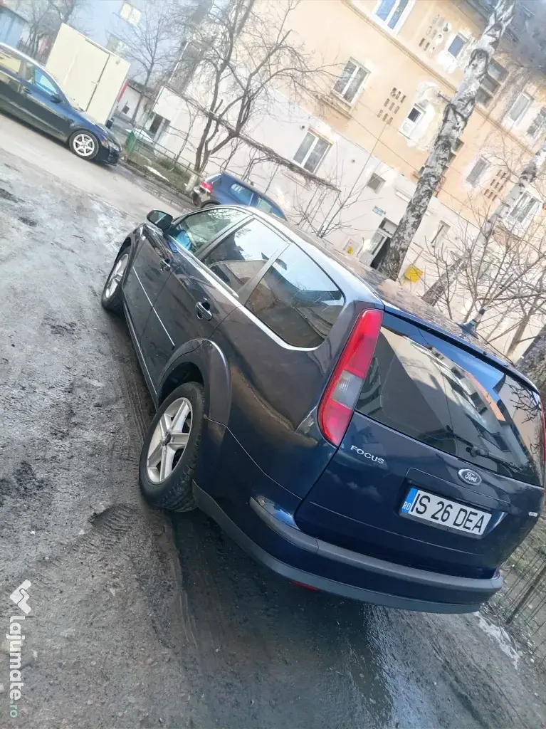 Vând Ford focus 2