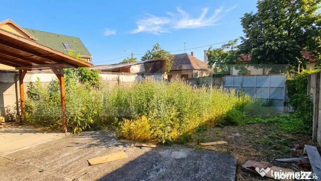 Casa cu 2 camere de vanzare, 50 mp, teren 335 mp, strada Mar