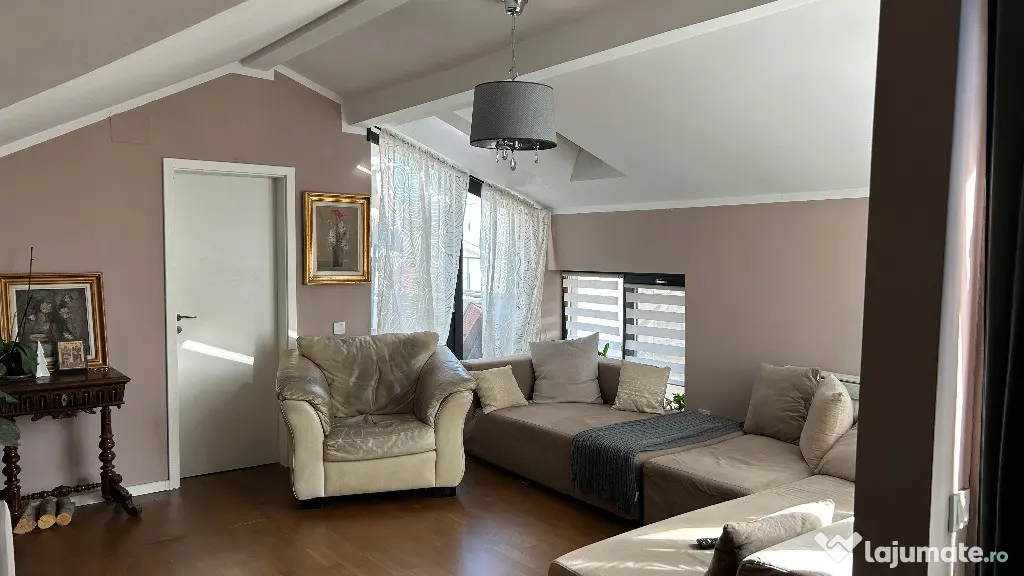 Apt 4 cam Unirii Cartier evreiesc Ungent!!! Se vinde în urma succesiun