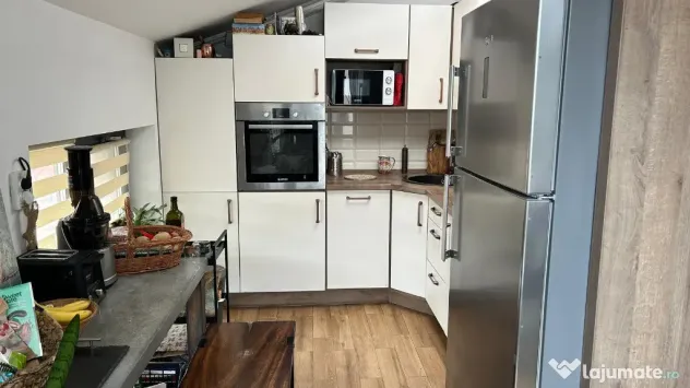 Apt 4 cam Unirii Cartier evreiesc Ungent!!! Se vinde în urma succesiun