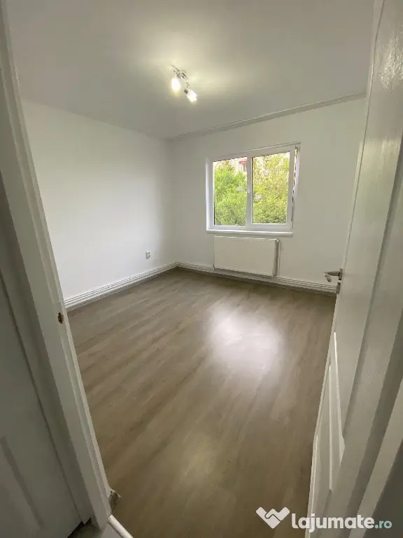 Apartament 2 cam etaj 1 recent renovat