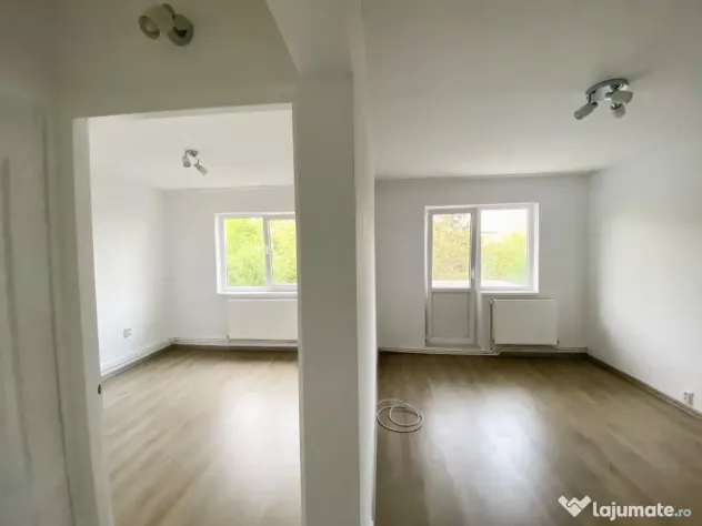 Apartament 2 cam etaj 1 recent renovat