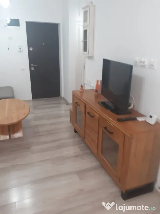 Închiriere - Studio + Loc de parcare acoperit Sector 4