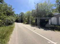 Teren intravilan 4.542 mp la principală, front 37 m, Leamn