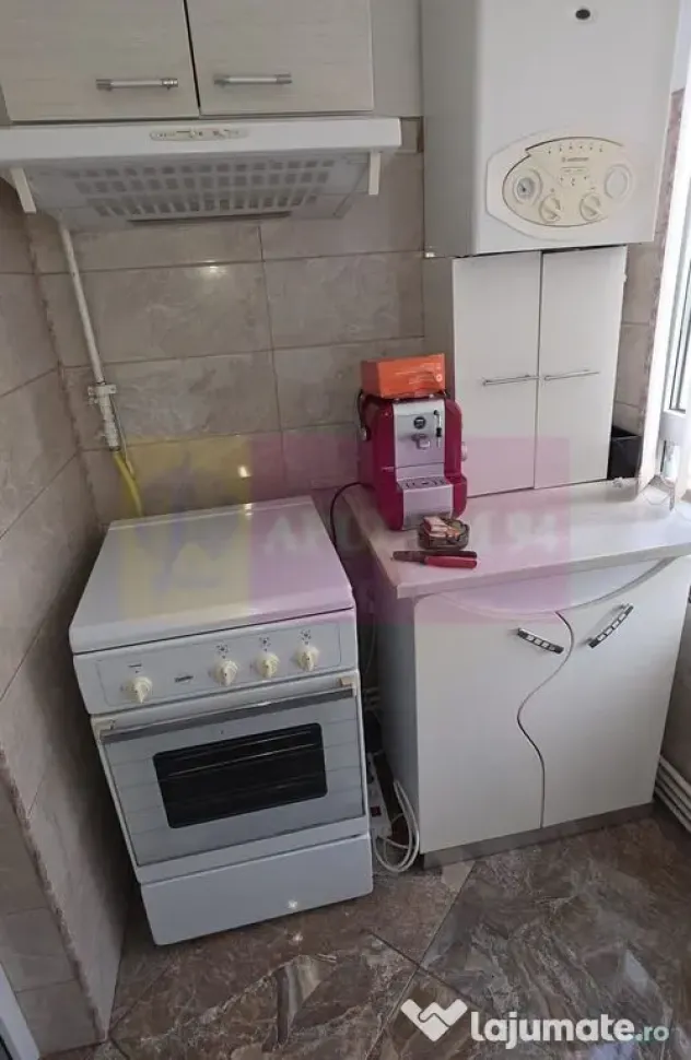 Apartamnet cu 3 camere de vanzare in Campina, Central