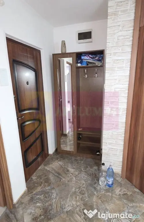 Apartamnet cu 3 camere de vanzare in Campina, Central