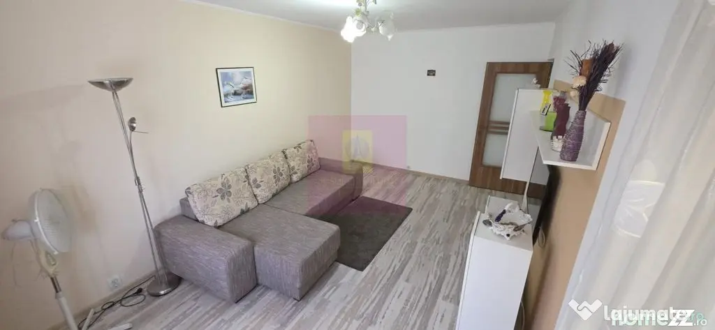 Apartamnet cu 3 camere de vanzare in Campina, Central