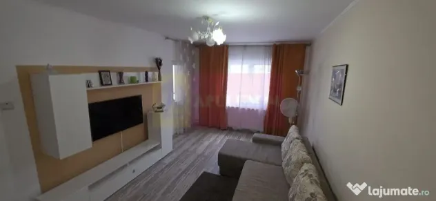 Apartamnet cu 3 camere de vanzare in Campina, Central