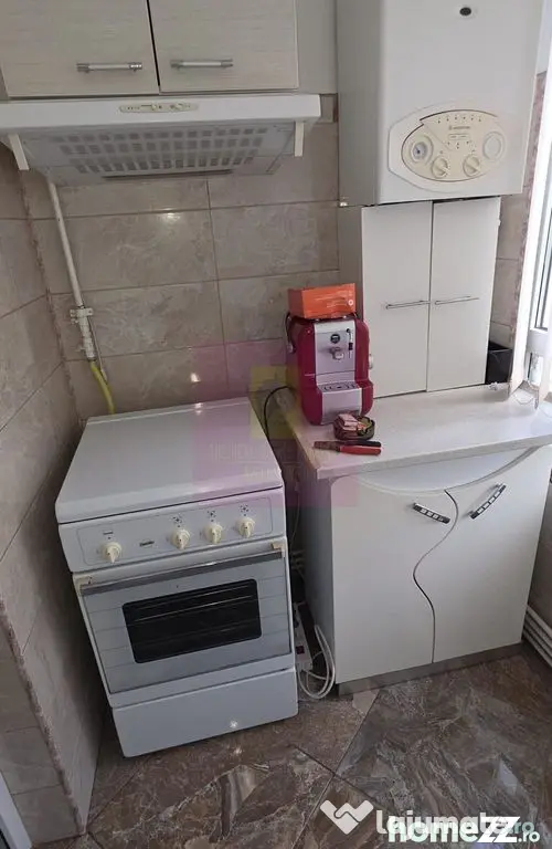 Apartamnet cu 3 camere de vanzare in Campina, Central
