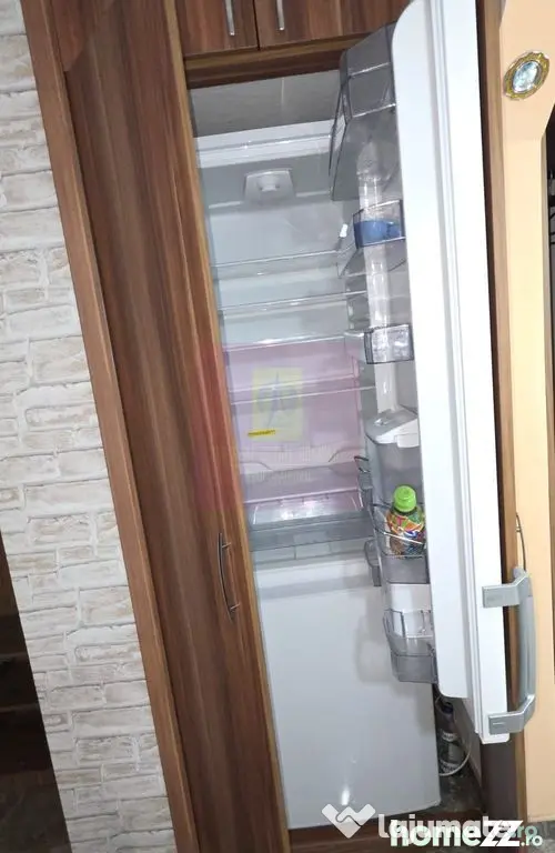 Apartamnet cu 3 camere de vanzare in Campina, Central