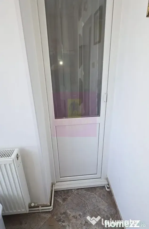 Apartamnet cu 3 camere de vanzare in Campina, Central