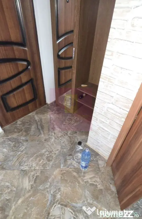 Apartamnet cu 3 camere de vanzare in Campina, Central