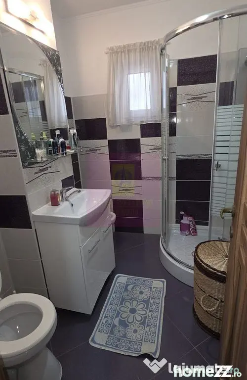 Apartamnet cu 3 camere de vanzare in Campina, Central