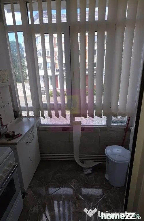 Apartamnet cu 3 camere de vanzare in Campina, Central