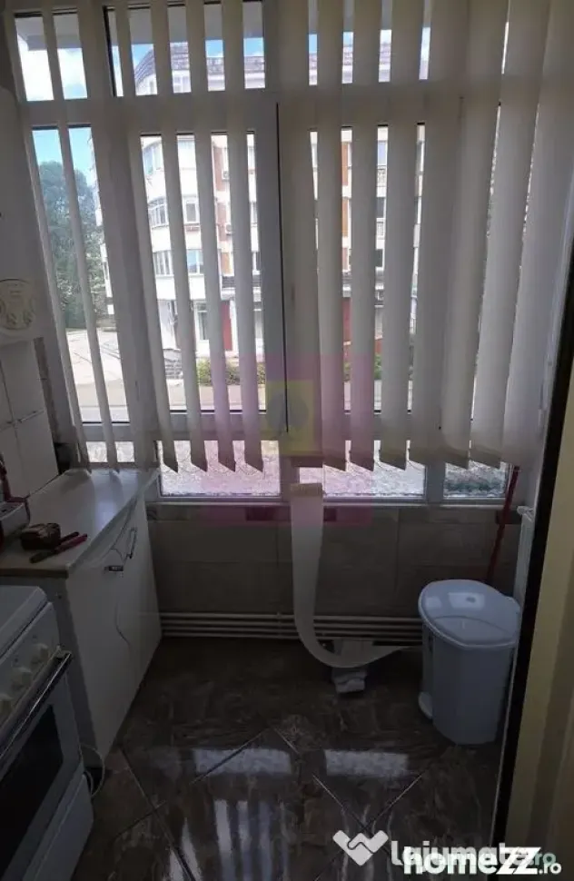 Apartamnet cu 3 camere de vanzare in Campina, Central