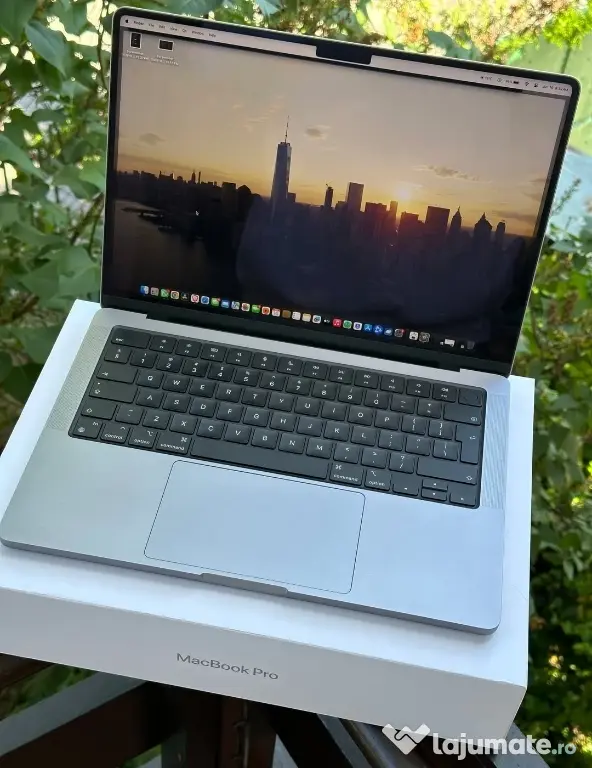 Laptop Apple MacBook Pro 14" M3 / 512GB SSD / 8GB RAM - Ca Nou la Cutie