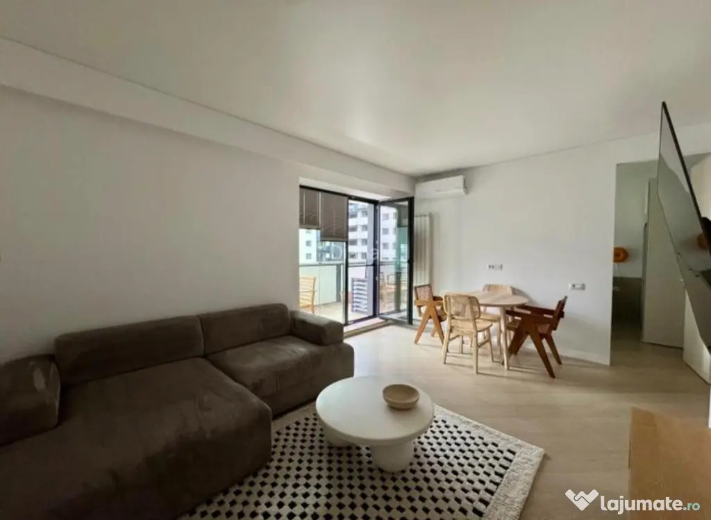 Apartament 3 camere decomandat Cortina North - loc parcare inclus