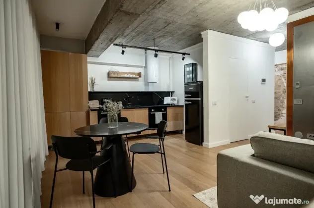 Vand Apartament 3 Camere Cladirea Stela, Nicolae Balcescu 80A