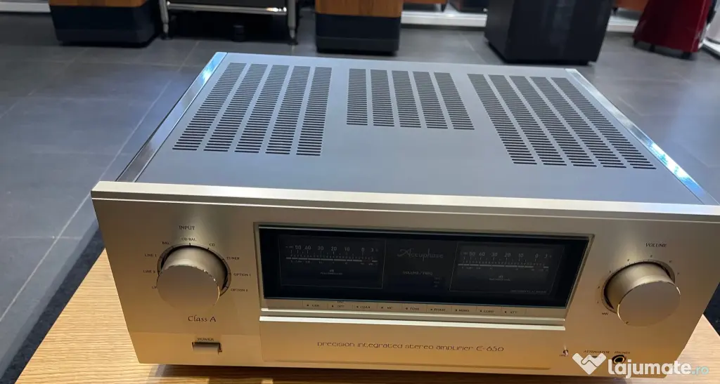 Accuphase E650 integrated amplifier
