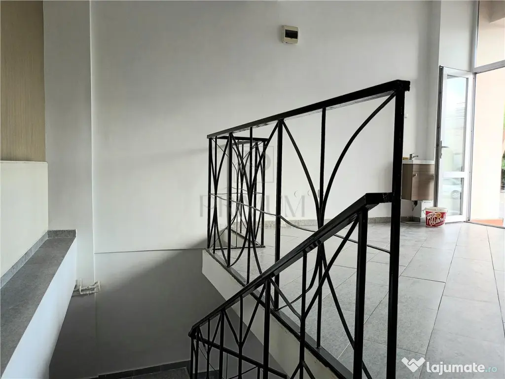 Spatiu comercial SAD, vitrina mare - Lipovei