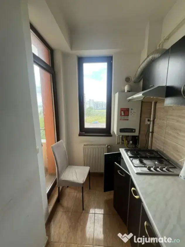 DE VÂNZARE APARTAMENT 3 CAMERE ZONA CLUBURI MAMAIA