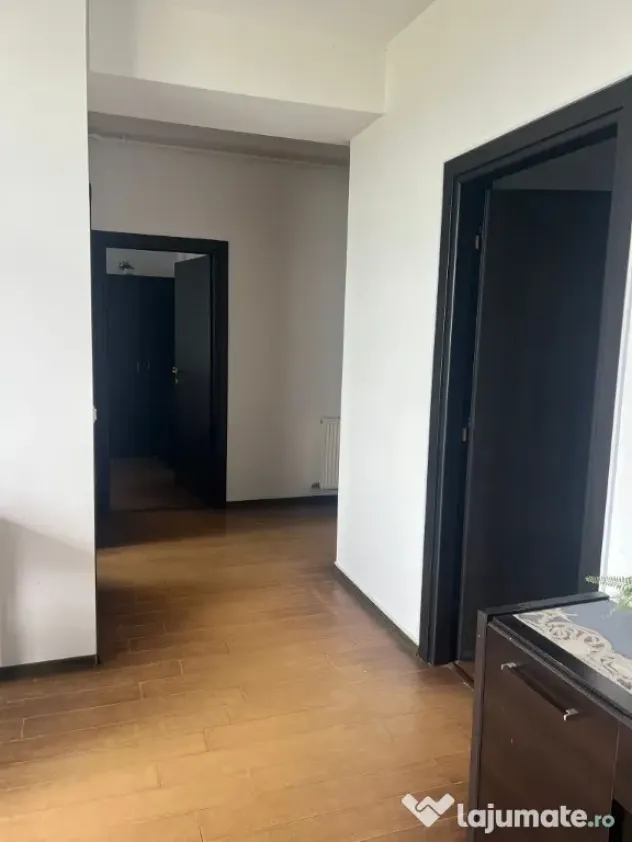 DE VÂNZARE APARTAMENT 3 CAMERE ZONA CLUBURI MAMAIA