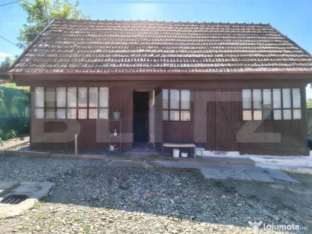 Casa individuala 70 mp, teren 926 mp, in Gădălin, Comuna J