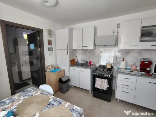 Casa individuala 70 mp, teren 926 mp, in Gădălin, Comuna J
