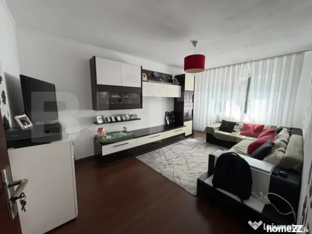 Apartament modern cu 3 camere, de inchiriat