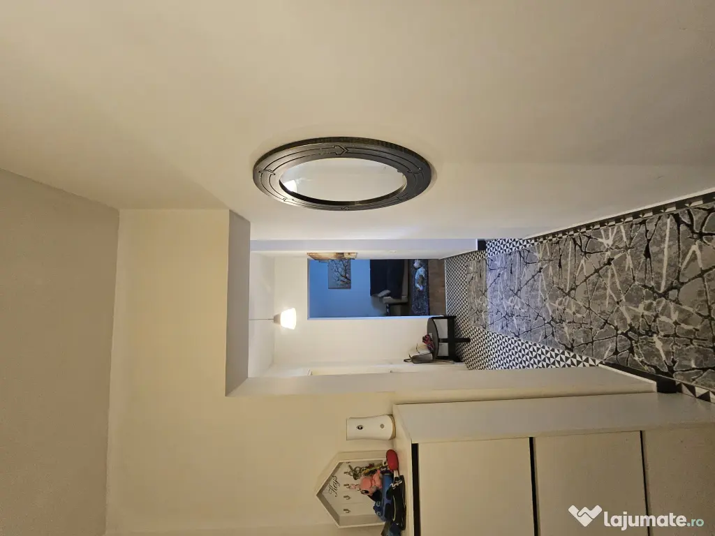 Apartament 4 camere de vanzare